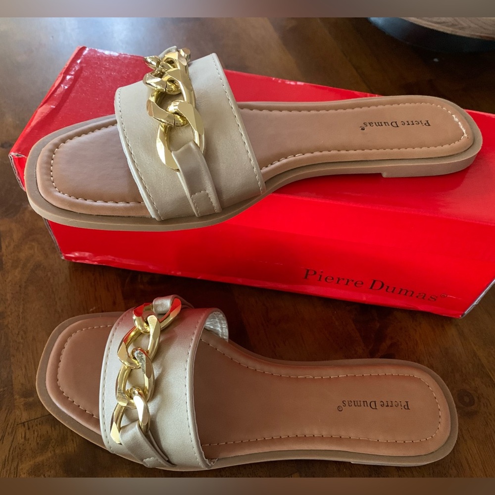 Pierre Dumas Gold sandals size 7.5